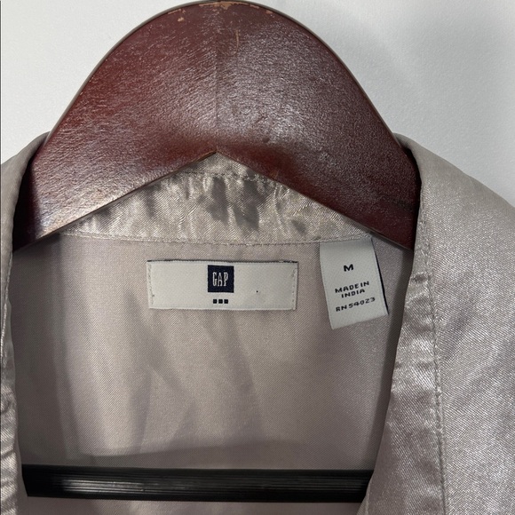 GAP Silver Long Sleeve Wrap Blouse Size Medium - Picture 4 of 7